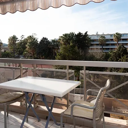 Lavandou: Climatise, Terrasse, Proche Plage, 2 Pers. - Pas D'animaux, Sans Parking - Fr-1-803-43 Le Lavandou